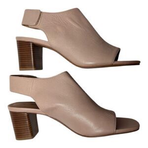 Johnston & Murphy Evelyn Open Toe Heeled Bootie In Blush Glove. Size 8.